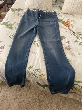 Ann Taylor Women's Wide Leg Jeans in Medium Blue Wash